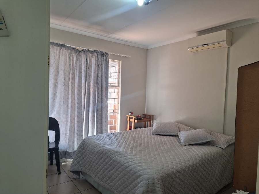 2 Bedroom Property for Sale in Safari Gardens North West